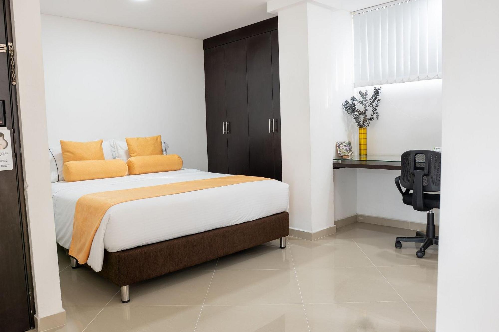 Hotel Piaro In Suites Кали Екстериор снимка