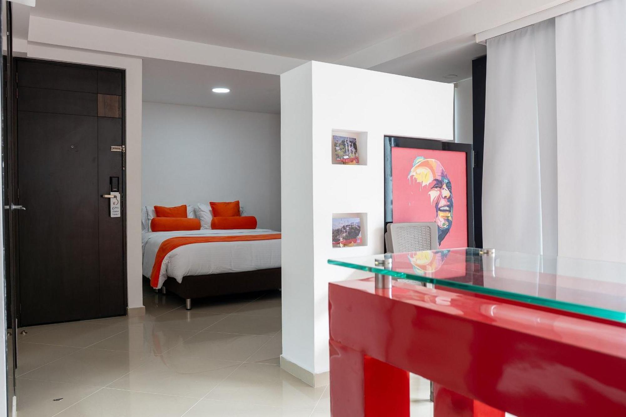Hotel Piaro In Suites Кали Екстериор снимка