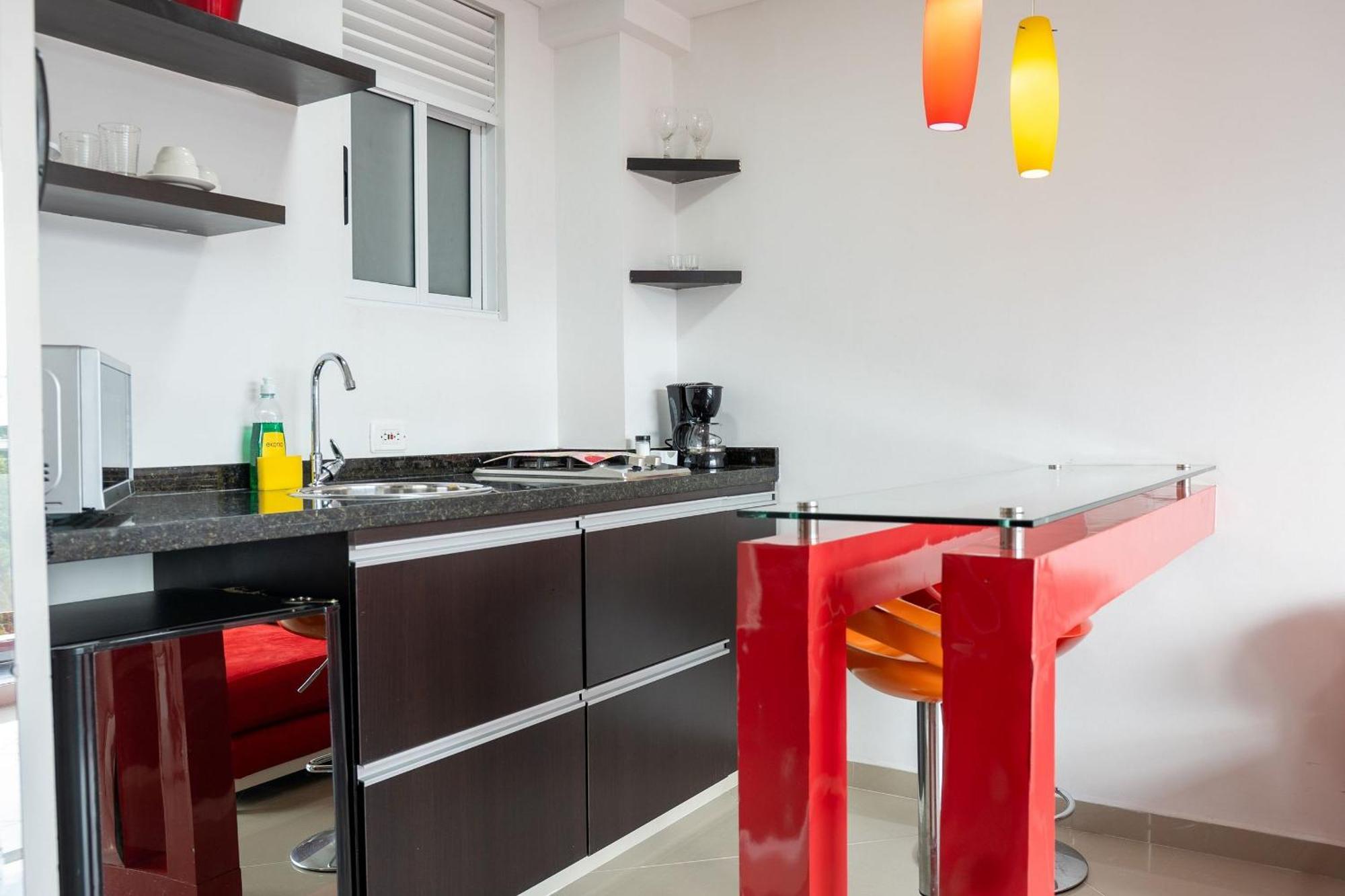 Hotel Piaro In Suites Кали Екстериор снимка