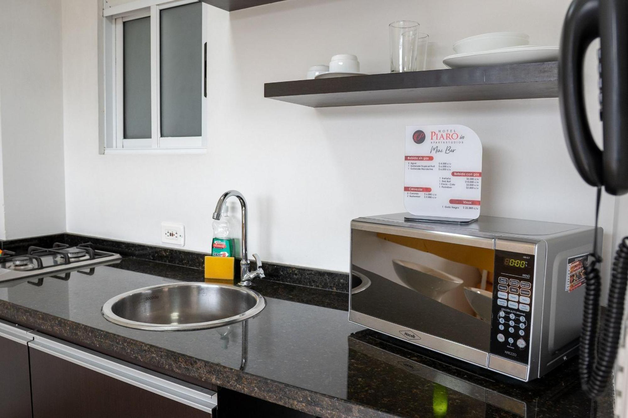 Hotel Piaro In Suites Кали Екстериор снимка