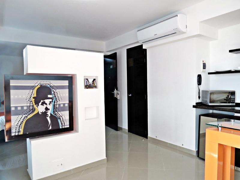Hotel Piaro In Suites Кали Екстериор снимка