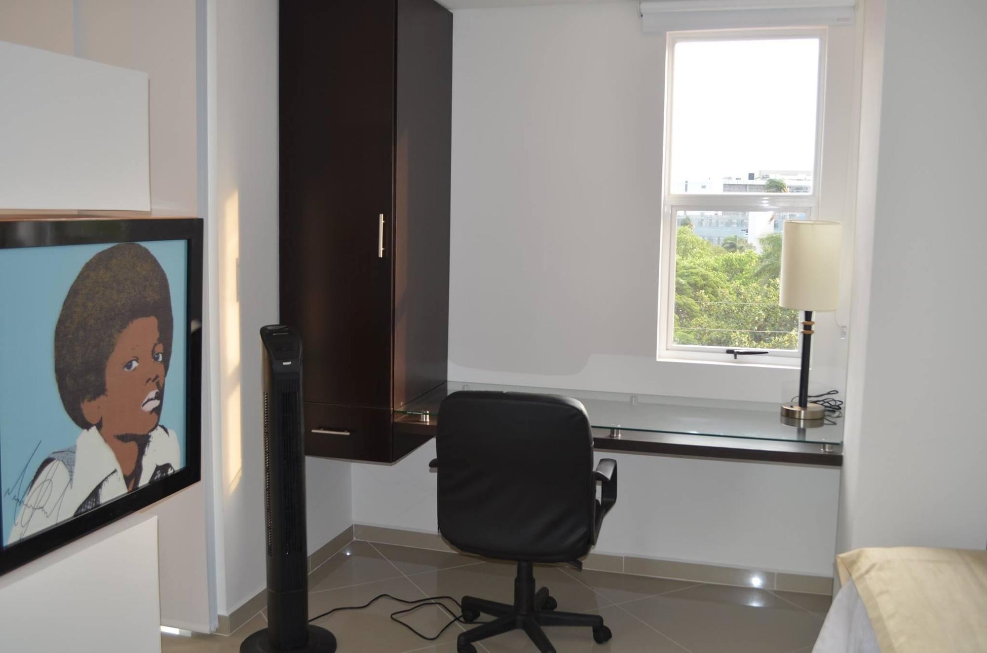 Hotel Piaro In Suites Кали Екстериор снимка