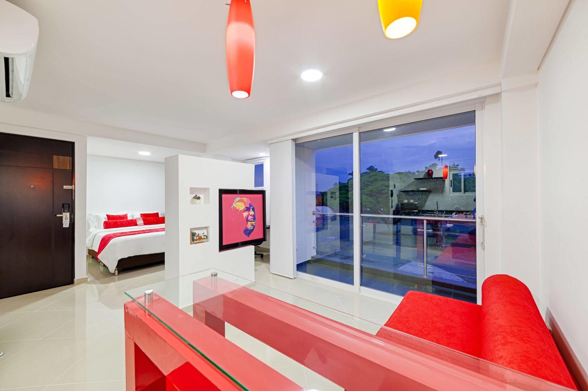 Hotel Piaro In Suites Кали Екстериор снимка